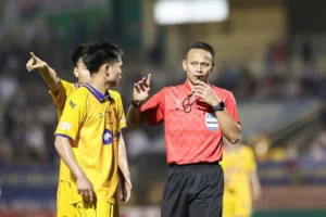 VAR và việc ứng dụng công nghệ trong các trận đấu